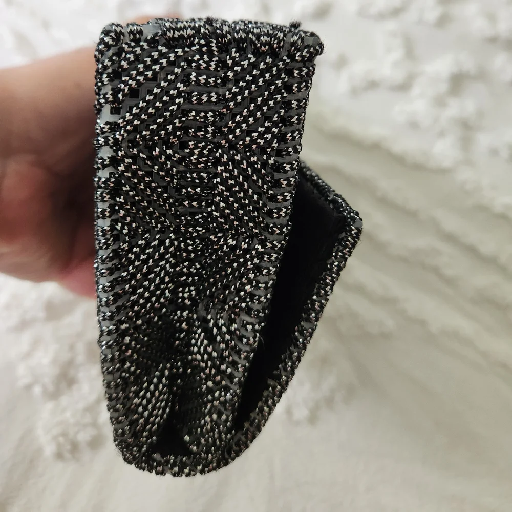 Gray Sparkle Snap Close Clutch. Great pattern. 8 x 4.5 x 2